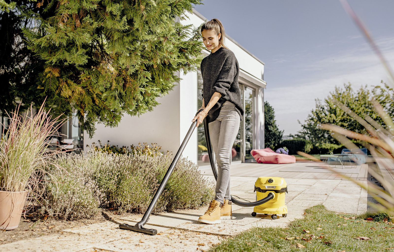 Cara Menggunakan Vacuum Cleaner dengan Benar untuk Pemula dalam 5 Langkah